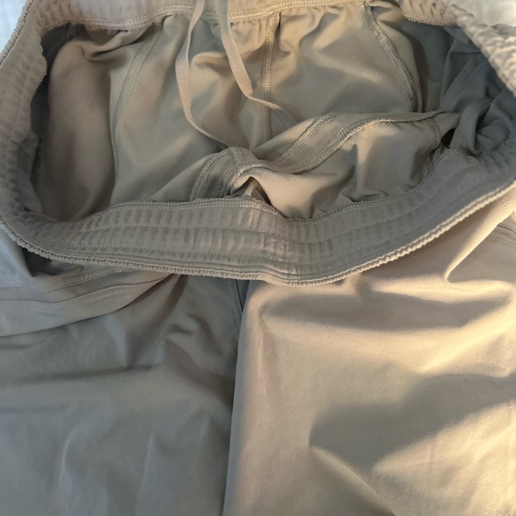 Lululemon Athletica Men's Pace Breaker Linerless Short in Gray - Picture 11 of 14